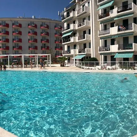 El Palmar Fronte Mare, Fronte